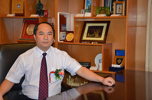 集团董事长李浪辉先生简介